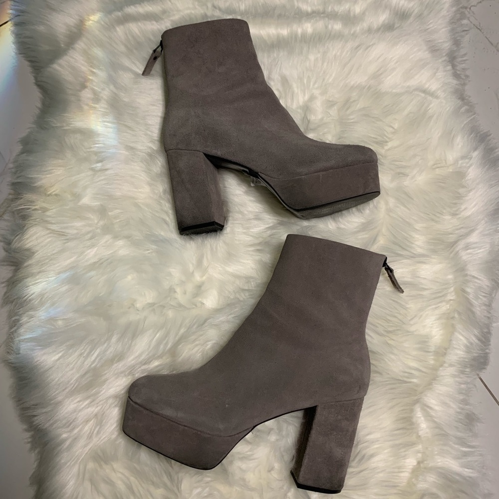 TOPSHOP GREY SUEDE HEEL BOOTIES